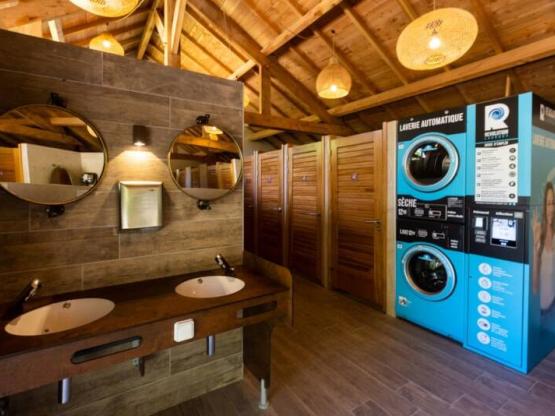 Touring by bike and on foot: ‘ecomobility’ package for 2 people, water, 16 A electricity