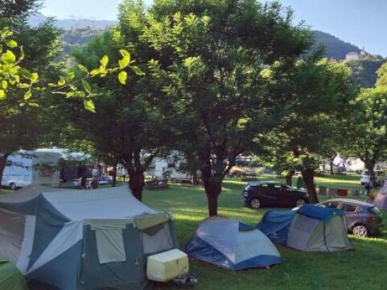 Paquete de camping (parcela, 2 personas, 1 vehículo)