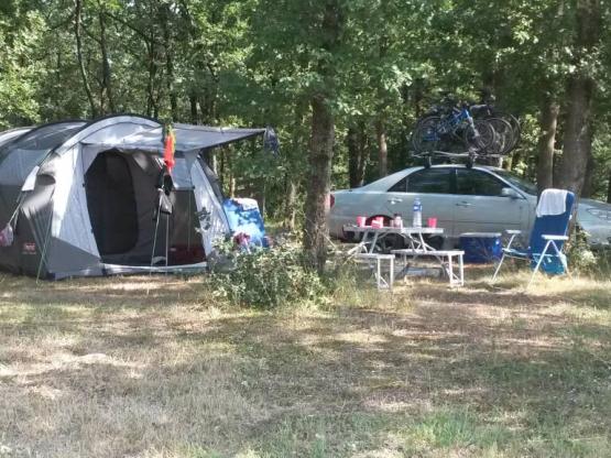 Emplacement NATURE Sans Electricité : voiture + tente ou caravane