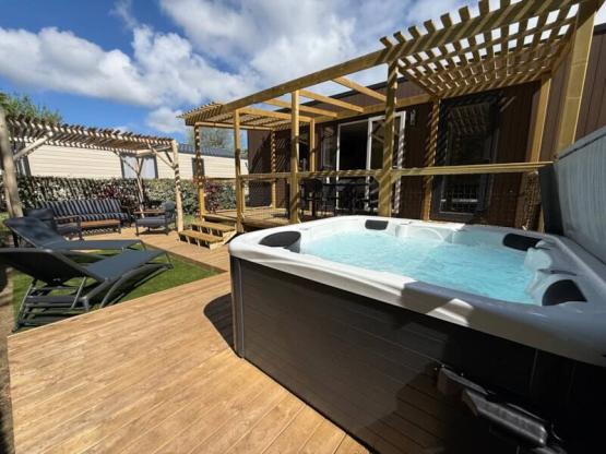 Mobil-home LUXE SPA climatisé - 2 chambres - 2 salles de bain - 2 WC (année 2025) - S