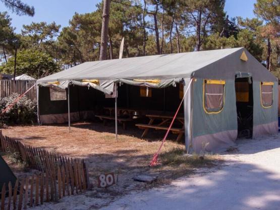 Emplacement Partagé vélos ou piétons + tente (Pas de véhicule)