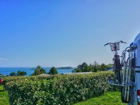 Ocean View Pitch + vehicle