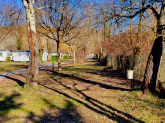 Emplacement nu sans électricité