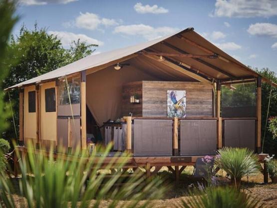 Lodge Kenya Evasion Confort 34m² - 2 kamers 2/5 personen (met badkamer) + terras
