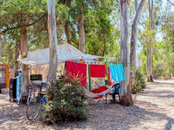Emplacement (tente ou caravane ou camping-car)