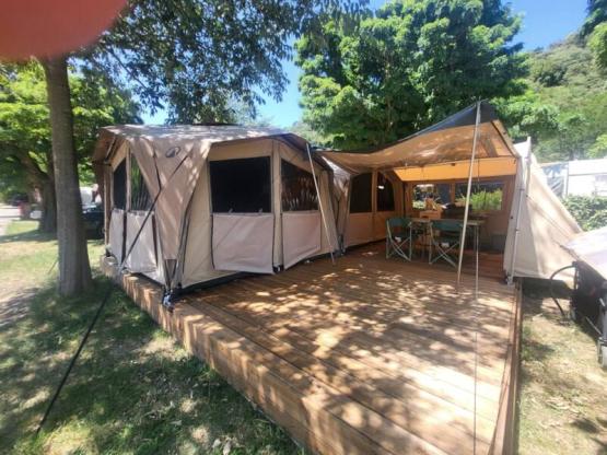 Tente Équipée – Grand Modèle "Prêt à camper" 2025