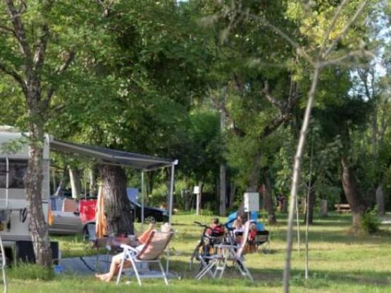 Grand Confort Stellplatz 80 / 130m²