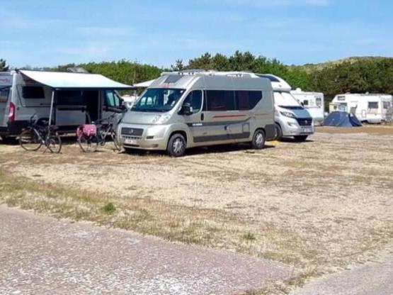 Forfait camping (emplacement, 2 personnes, 1 véhicule)