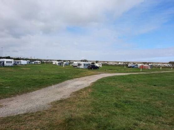 Forfait camping (emplacement, 2 personnes, 1 véhicule)