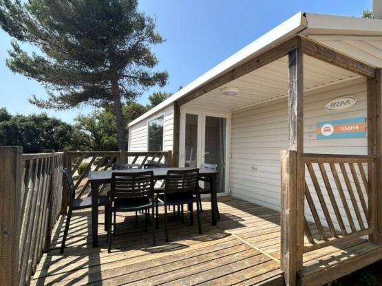 Air-conditioned mobile home with 2 bedrooms