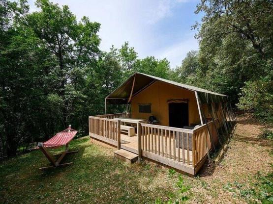Tente lodge GRAND ROC 50 M2 avec sanitaires