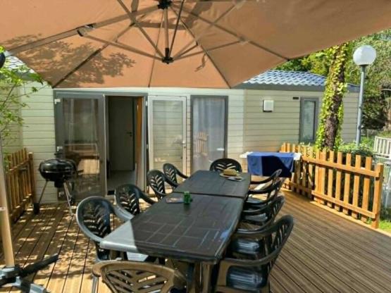 Mobil-home 5 chambres (+ 1 convertible) - Terrasse couverte