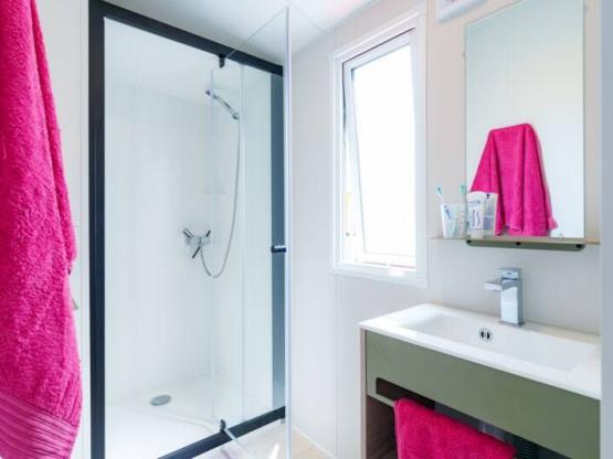 Mobilhome Escapade Premium 27m² - 2 Slaapkamers + televisie