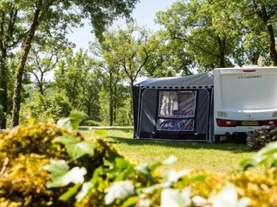 Emplacement Premium avec électricité 10A