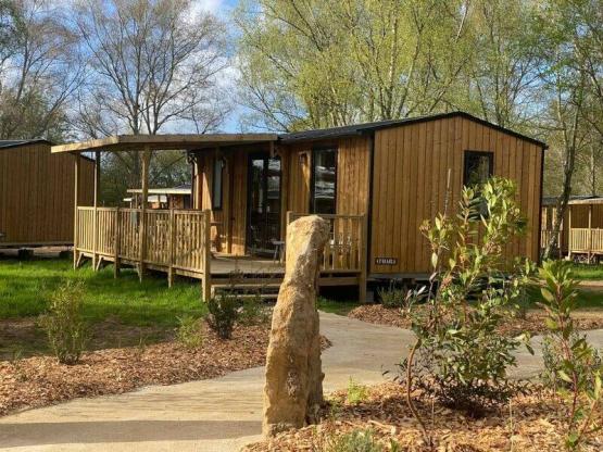 Lodge COZY "804" : 2 chambres + Terrasse couverte + Lave-vaisselle + TV (30m²/2026)