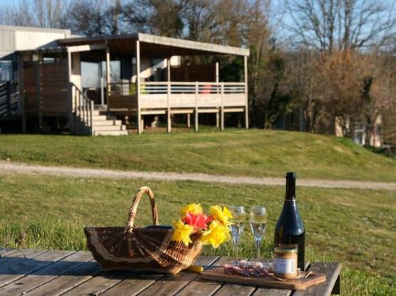 Mobil-home EXCLUSIF - 3 Schlafzimmer - Jacuzzi & Talblick