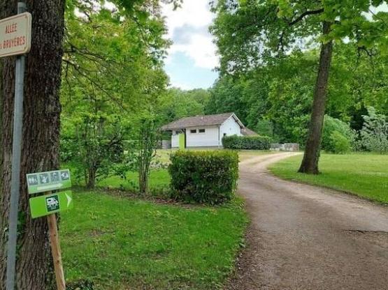 Forfait camping (emplacement, 1 véhicule)