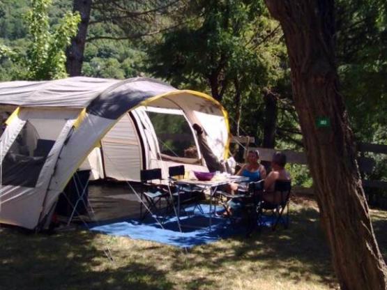 Ready To Camp : véritable tente équipée, avec frigo et electricité