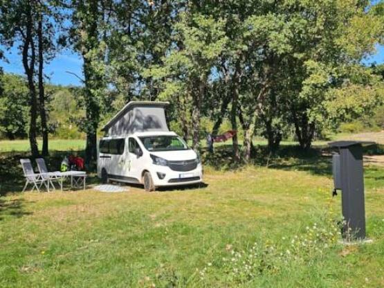 Emplacement 1 vélo avec electricité (inclus 1 personne et 1 tente)