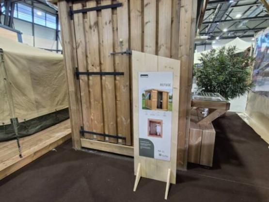 Emplacement Prémium pour tente, caravane et camping-car avec sanitaire privatif "Le Refuge"