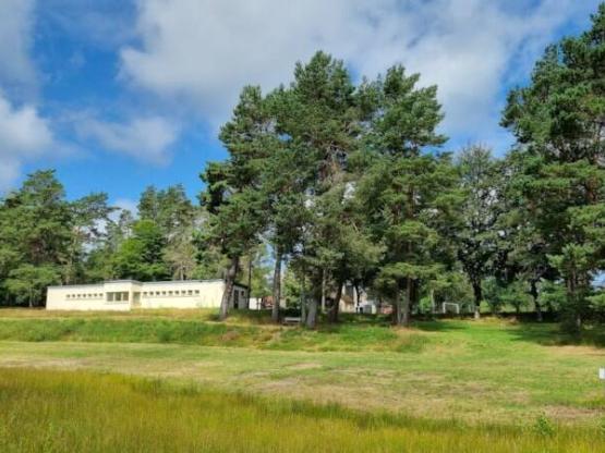 Forfait camping (emplacement, 1 véhicule, 2personnes)