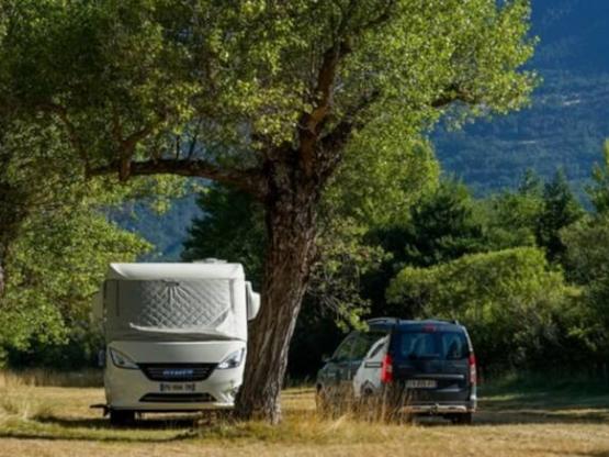 Forfait emplacement (2 personnes, 1 véhicule, 1 installation)