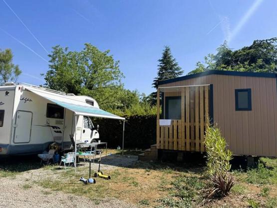 Emplacement Grand confort avec sanitaire Individuel - 110m2
