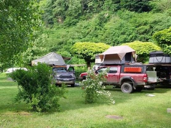 Forfait camping (emplacement, 2 personnes, 1 véhicule)
