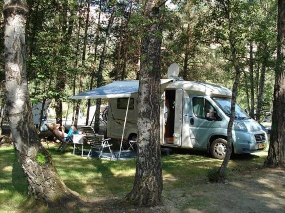 Forfait 2 personnes + emplacement caravane, camping-car