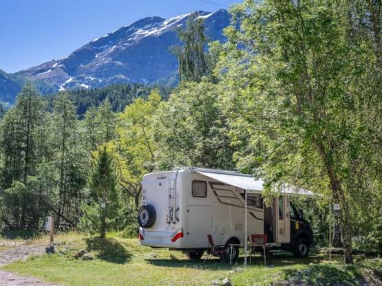 Forfait 2 personnes + emplacement caravane, camping-car