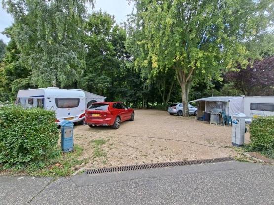 Forfait camping (emplacement, 2 personnes, 1 véhicule)