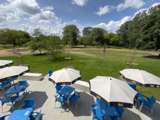 Forfait camping (1 emplacement, 2 personnes, 1 équipement)