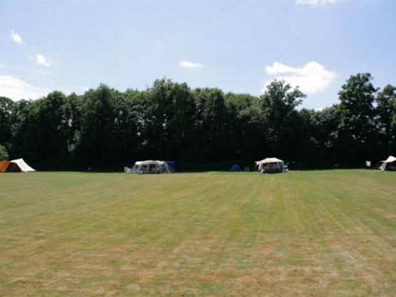 Emplacement pour tente, caravane, camping-car, remorque pliante