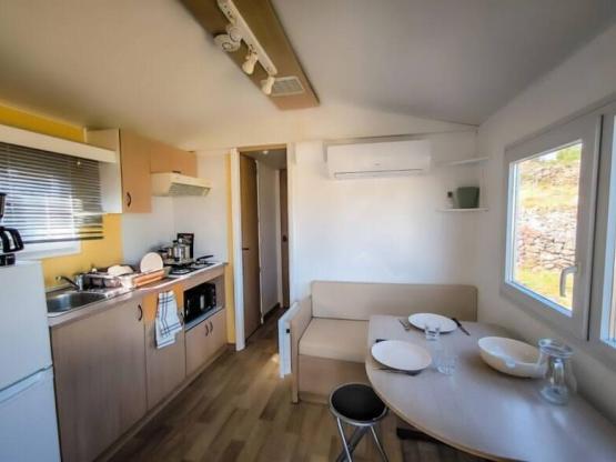 Mobil-home 4 couchages avec petite terasse (avec clim)