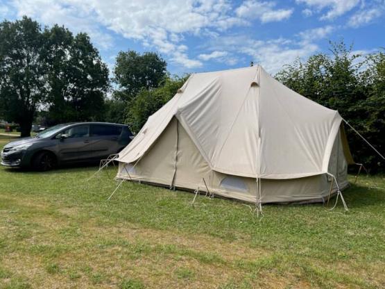Emplacement Tente avec électricité