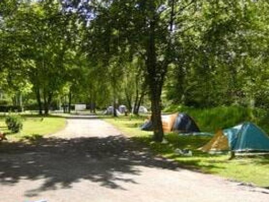 Emplacement  CAMPING CAR ou TENTE + Véhicule 1PERS