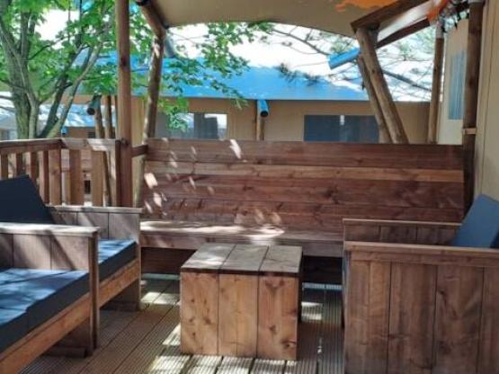 Tente Safari Prestige Plus - 3 chambres - 2 salles de bain - 7 personnes