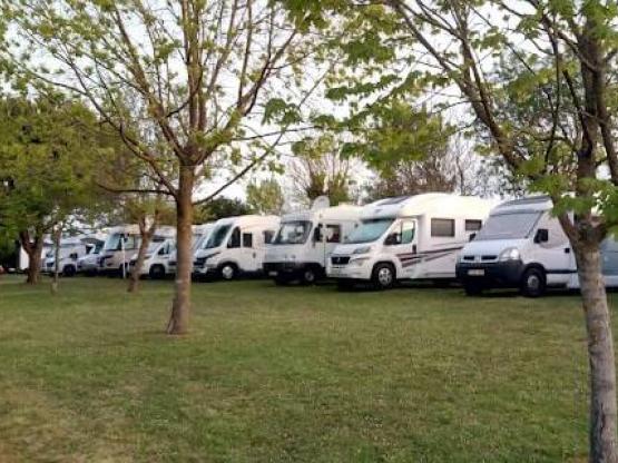 Forfait Confort XL (1 tente, caravane ou camping-car / 1 voiture / électricité 6A)