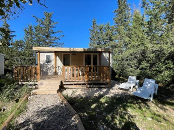 Mobil-Home Premium 29m² L - 2 chambres + Climatisation + lave-vaiselle + terrasse semi-couverte