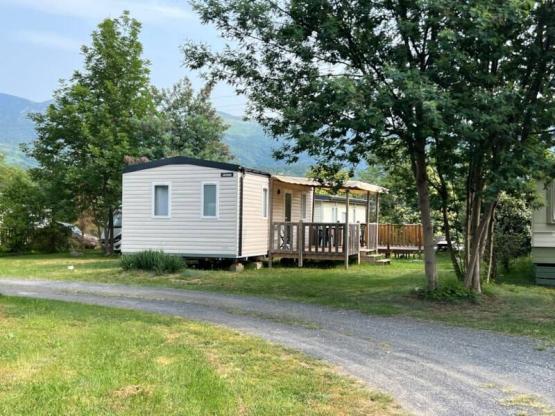 Premium Mobile Home with Jacuzzi