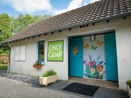 Camping package (pitch, 2 people, 1 vehicle)