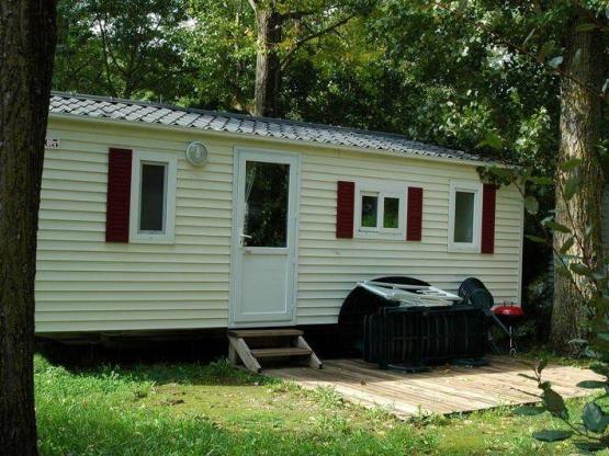 Stacaravan Fidji Standard 28m² 2 slaapkamers - Half-schaduwrijk terras + TV