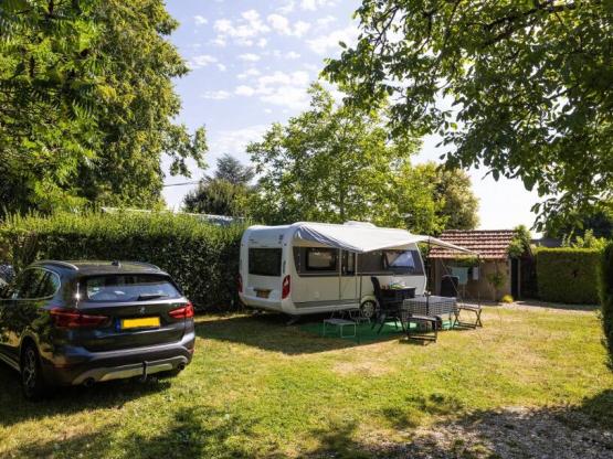 Comfort staanplaats : Luxe staanplaats180m² - elektriciteit 16A