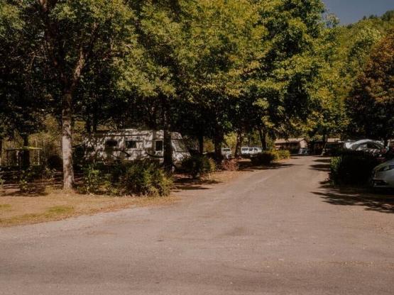 Forfait Confort 80-100m² : tente, caravane ou camping-car, électricité