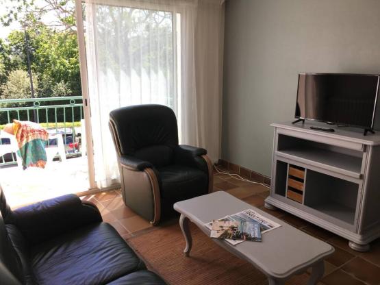 Drenec (68m² , 4 personnes, salon TV, balcon)
