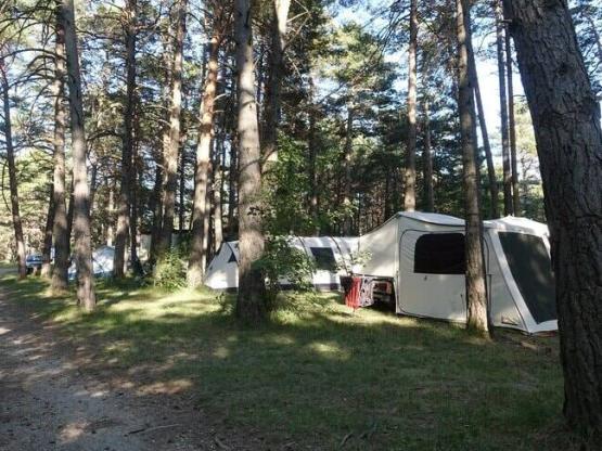 Emplacement camping + voiture (solo)