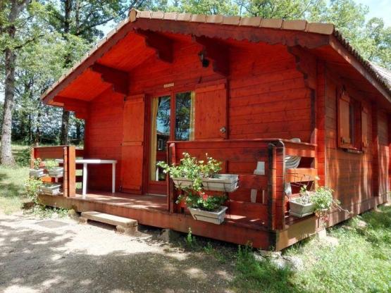 CHALET SAVOIE LE CHARME DU TOUT BOIS SEJOUR SPACIEUX à Saint Cirq Lapopie