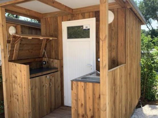 Emplacement avec sanitaire individuel uniquement pour caravane ou camping car + électricité 10A