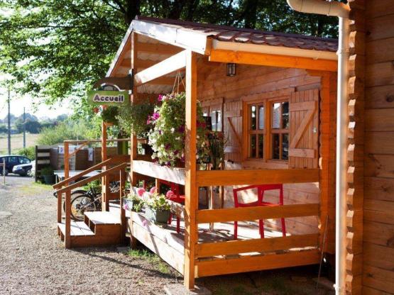 Chalet Les  Pivoines 40m² + Télévison + Terrasse couverte+ Lave vaisselle