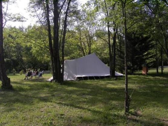 Privilege Formule XL staanplaats 130m² + 1 voertuig + 1 tent + 1 caravan + elektriciteit 8A